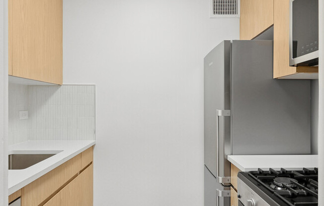 Studio, 1 bath, 480 sqft, $4,100, Unit 4K