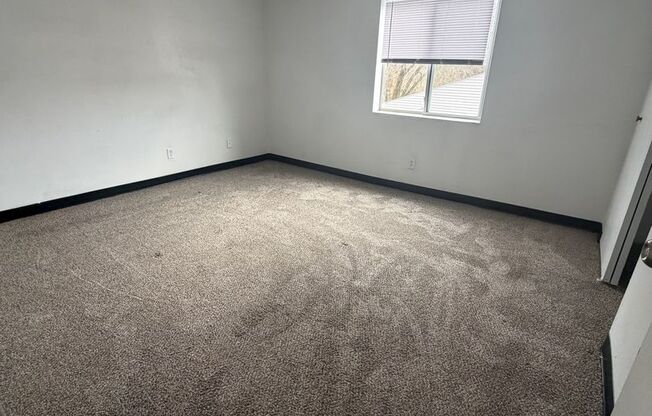 3 beds, 2 baths, 1,225 sqft, $1,395, Unit 1102 10A