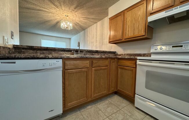 Studio, 1 bath, $1,100, Unit # J 204