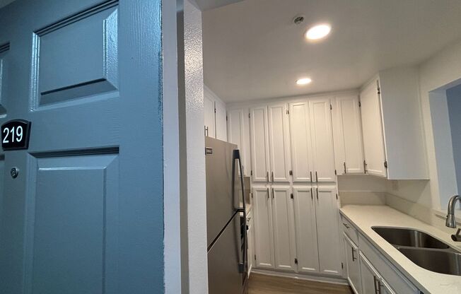 1 bed, 1 bath, 700 sqft, $1,748, Unit 219