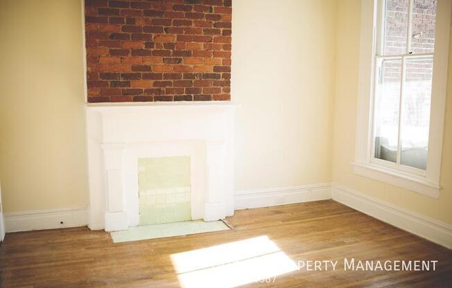 9 W CLAY ST