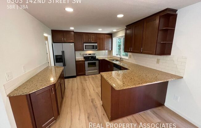 6303 142 ST SW
