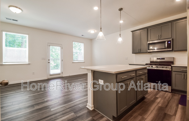 1505 ALBERT LN