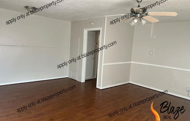 2 beds, 1 bath, $985