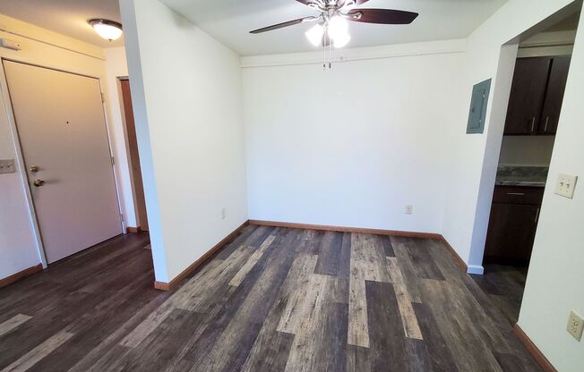 2 beds, 1 bath, 800 sqft, $1,389, Unit 4526-1