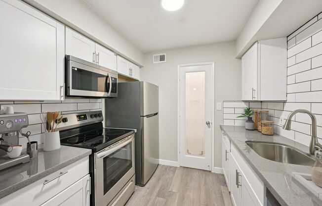 2 beds, 2 baths, 1,025 sqft, $1,399, Unit 1037