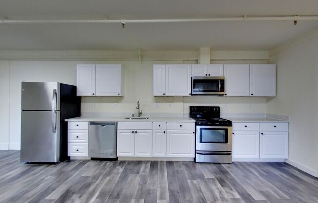 1 bed, 1 bath, $1,995, Unit Unit 105