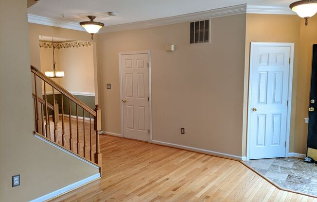 Townhouse in Spring Ridge community - OAKDALE school district - available before the holidays!