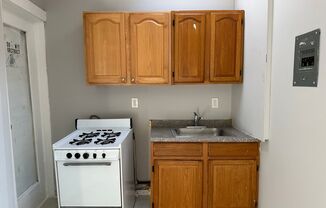 Studio, 1 bath, $850, Unit #5