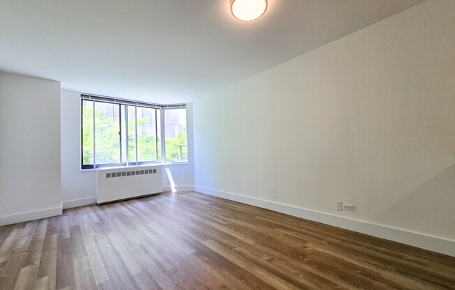 2 beds, 2 baths, 1,005 sqft, $7,995, Unit 4E