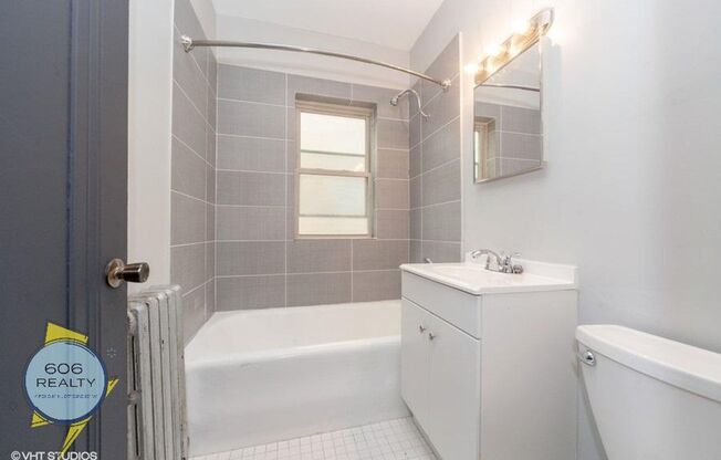 Heart of Arlington Heights! Steps away from Metra Station!