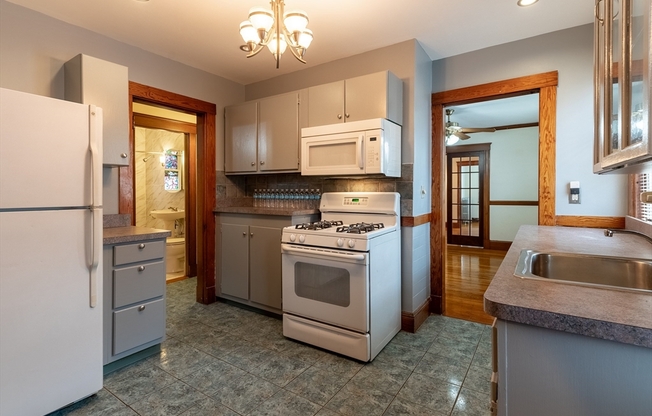 3 beds, 1 bath, 1,182 sqft, $2,800, Unit 1