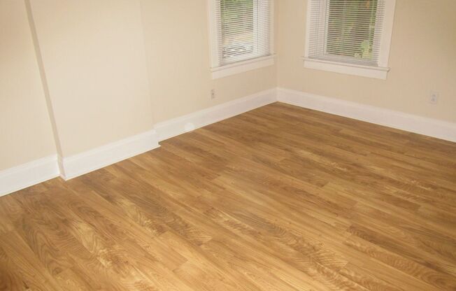 2 beds, 1 bath, 1,075 sqft, $1,200, Unit 403