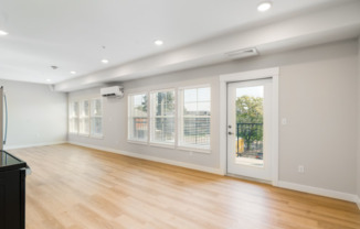 Studio, 1 bath, 752 sqft, $1,295, Unit B306