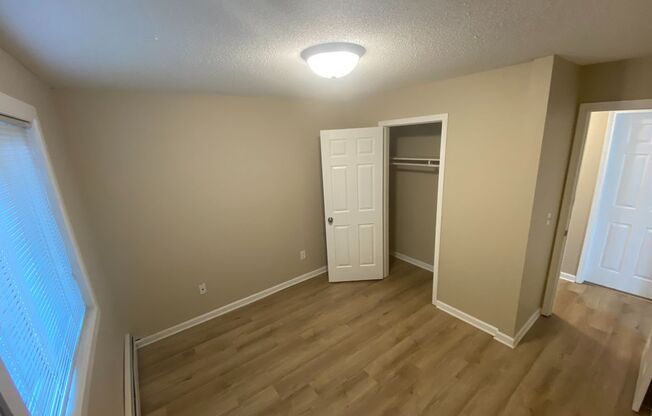 2 beds, 1 bath, 850 sqft, $1,199, Unit 201