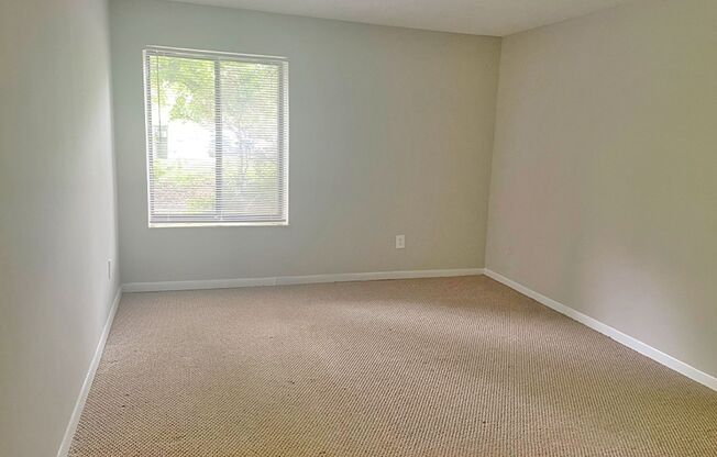 1 bed, 1 bath, 750 sqft, $1,145, Unit 1600-109