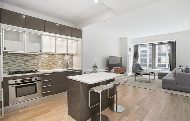 Studio, 1.5 baths, 668 sqft, $5,300, Unit 24A