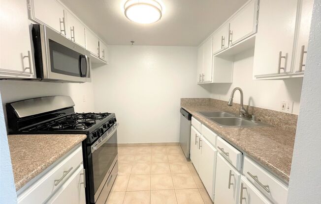 400-420 N. Oakland Ave