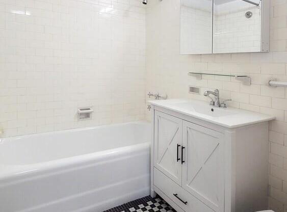 Studio, 1 bath, $4,350, Unit 8F