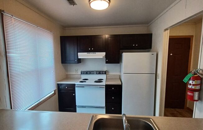 2 beds, 1.5 baths, $749, Unit #17