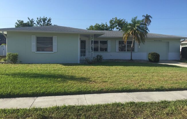 Charming 2-Bed/2-Bath Home for Rent in Gulf Gate!