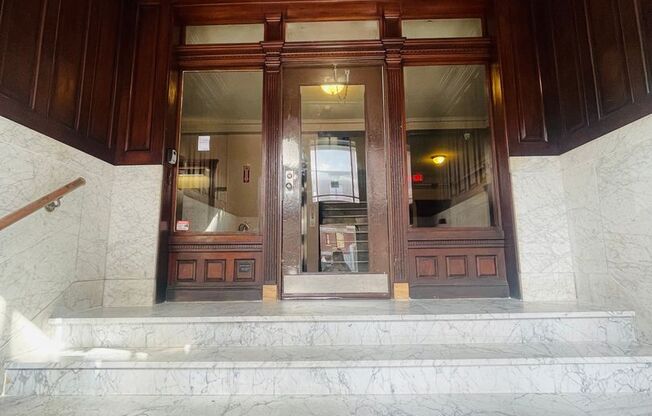 2 beds, 1 bath, 617 sqft, $2,575, Unit 28