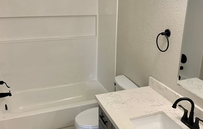 Studio, 1 bath, 407 sqft, $995, Unit 210