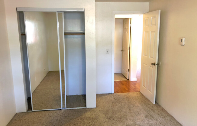 2 beds, 1 bath, $1,050, Unit 2