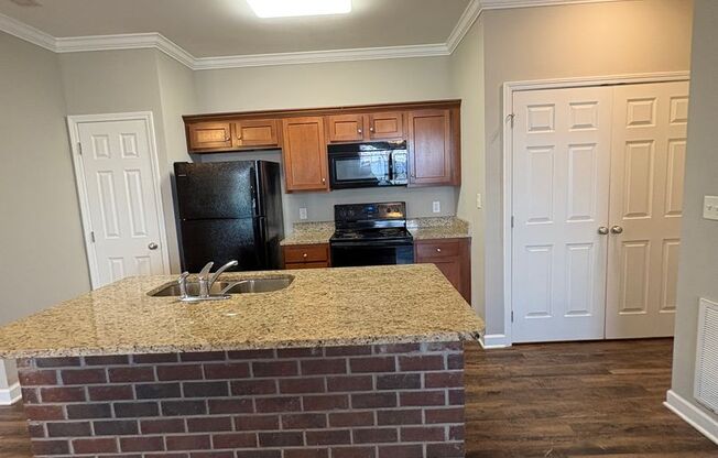1 bed, 1 bath, 780 sqft, $795, Unit 240-A