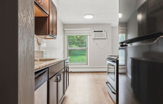 2 beds, 1 bath, 900 sqft, $1,539, Unit 220