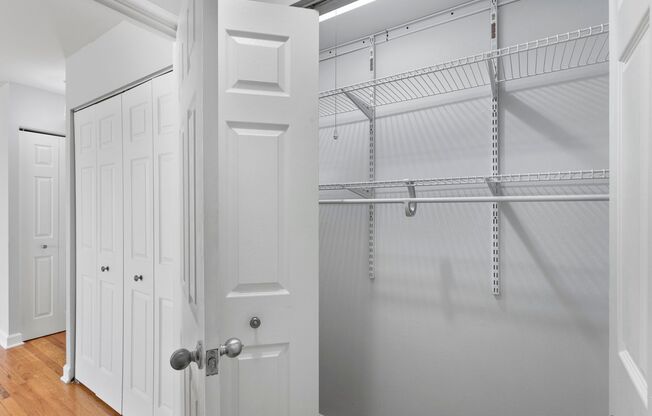 Studio, 1 bath, 275 sqft, $1,400, Unit 547