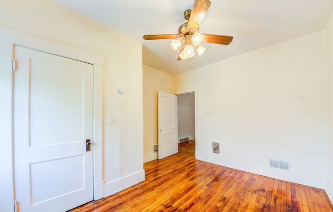 3 beds, 1 bath, $1,500, Unit Apt 2 (top)