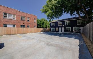 2417 E 7 ST