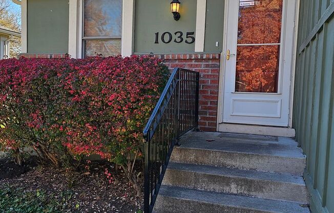 1035-1037 W Sheridan St