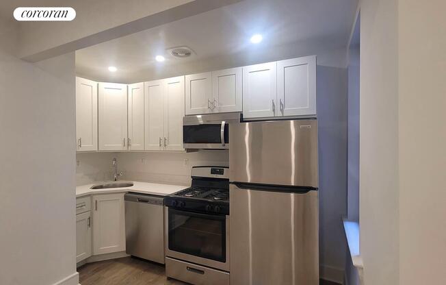 2 beds, 2 baths, 1,200 sqft, $7,500, Unit 11R