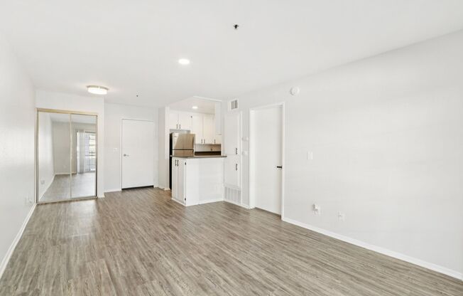 1 bed, 1 bath, 700 sqft, $1,948, Unit 405