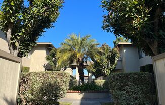 2 beds, 1 bath, 900 sqft, $2,450, Unit 71