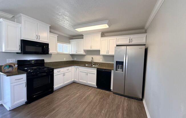 3 beds, 1.5 baths, 1,060 sqft, $3,300, Unit D07