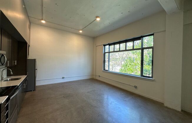 1 bed, 1 bath, 754 sqft, $1,425, Unit 302