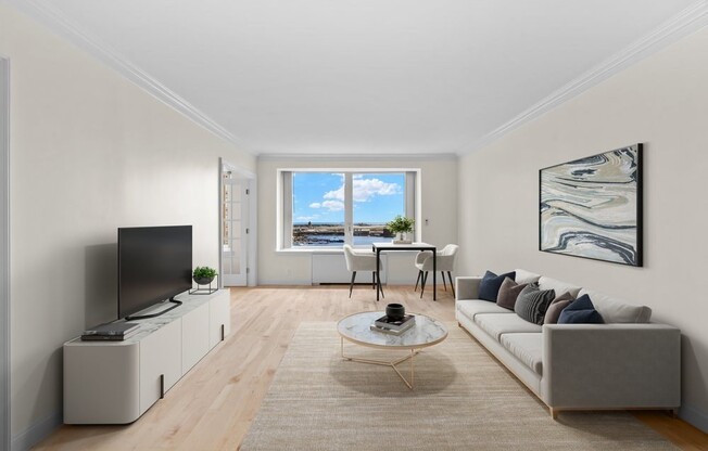 65 E India Row