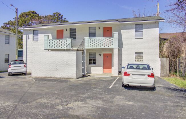 Marilyn Apartments