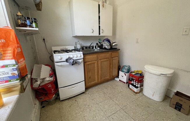 1381 COMMONWEALTH