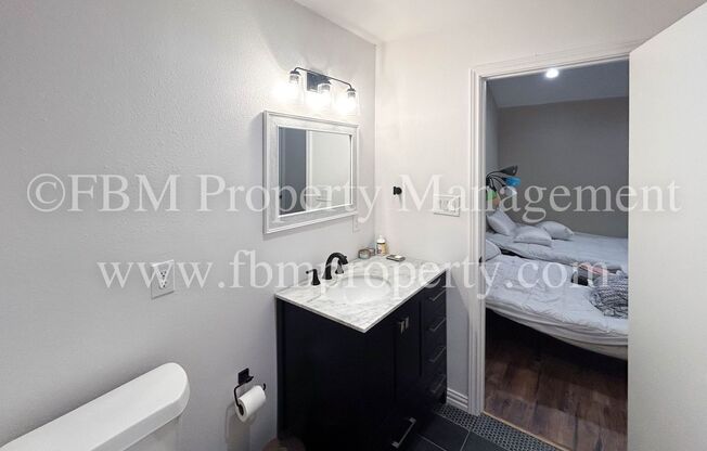 1 bed, 1 bath, 800 sqft, $1,050, Unit A