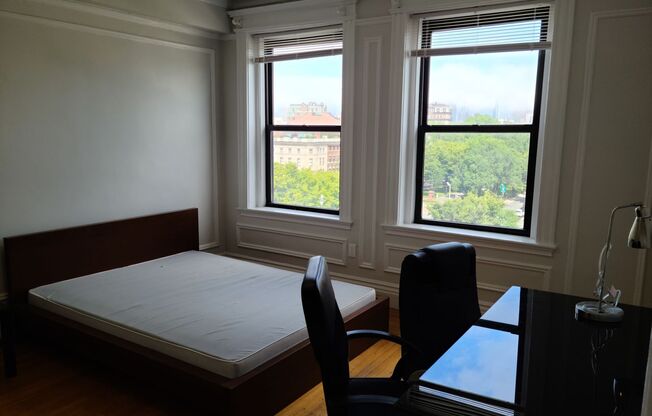 2 beds, 1 bath, $3,900, Unit #74