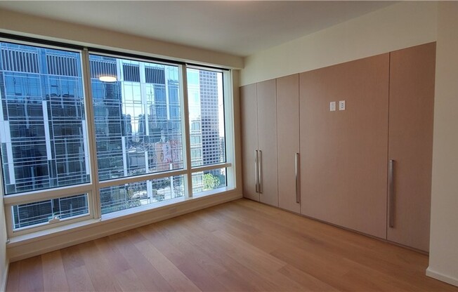 1 bed, 1 bath, 695 sqft, $2,700, Unit 2403