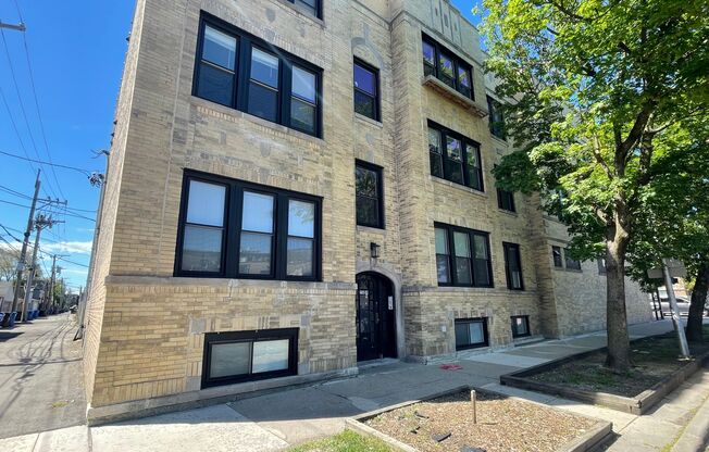 3751-3759 N Western