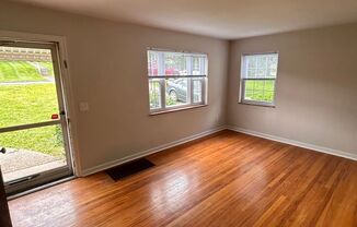 3 beds, 1 bath, $1,595