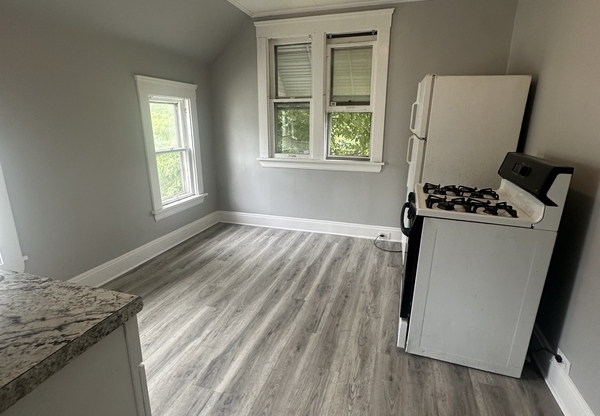 3295 W 54 ST