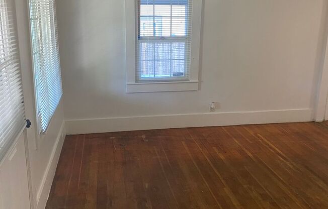 Recently updated - 4 Bedroom, 1 bath home on Chambers Street!