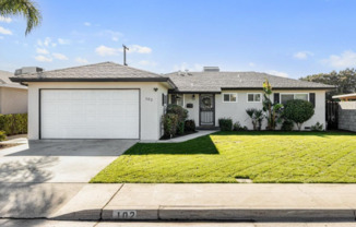 $2,150 Minnewawa & Gettysburg, 3 Bedroom Home With Solar - W Rall Ave, Clovis